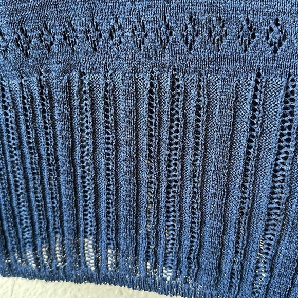 DKNY V Neck Rayon blend Top Size Medium - Picture 5 of 10